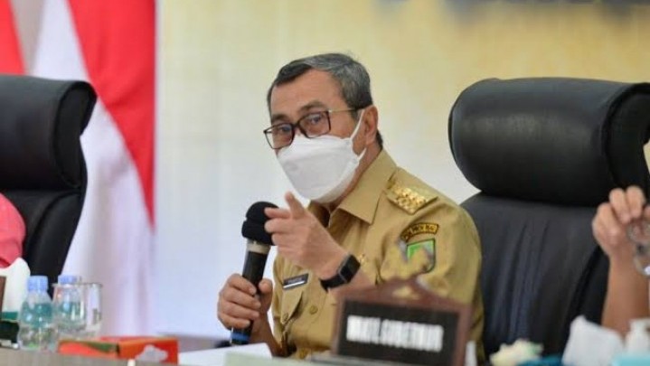 Gubri Syamsuar Akui Banyak Masyarakat Riau Memilih Berobat di Malaysia Gubri Syamsuar Akui Banyak Masyarakat Riau Memilih Berobat di Malaysia