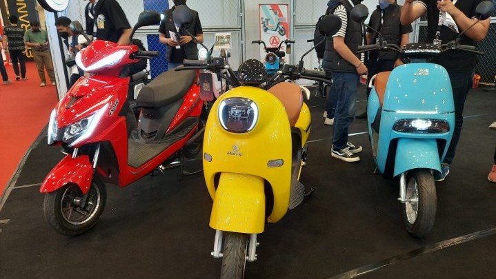 Beli Motor Listrik di RI Disubsidi Rp6,5 Juta Beli Motor Listrik di RI Disubsidi Rp6,5 Juta