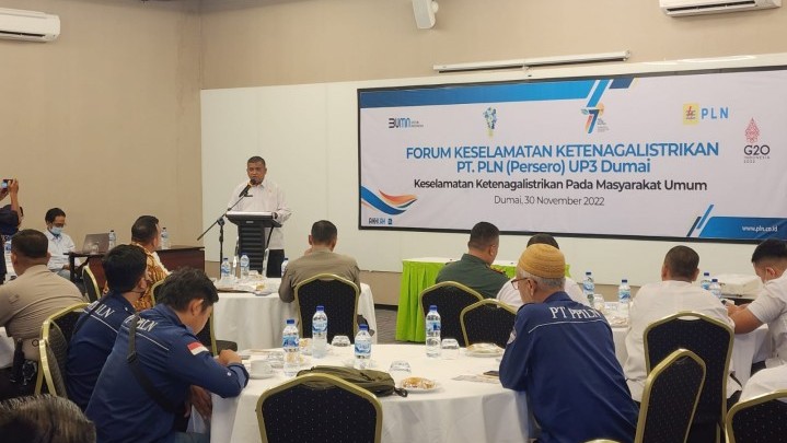 Warga Diingatkan PLN Jangan Main Layangan dan Pasang Spanduk dekat Jaringan Listrik Warga Diingatkan PLN Jangan Main Layangan dan Pasang Spanduk dekat Jaringan Listrik