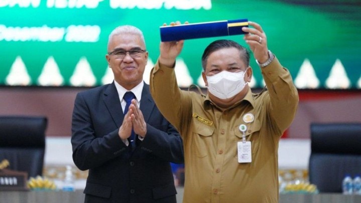 Di Riau, Sekdaprov dan Beberapa Bupati serta Wali Kota Terima WTP Laporan Keuangan Di Riau, Sekdaprov dan Beberapa Bupati serta Wali Kota Terima WTP Laporan Keuangan