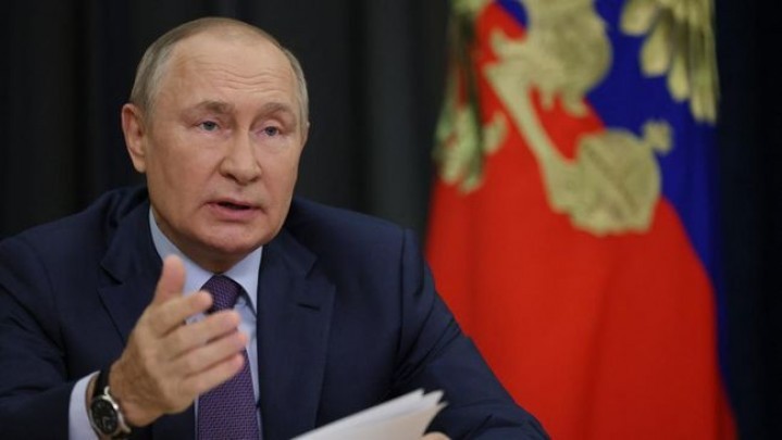 Ketegasan Putin Sahkan UU Anti-LGBT, Warga Pelanggar Bisa Didenda Rp103 Juta Ketegasan Putin Sahkan UU Anti-LGBT, Warga Pelanggar Bisa Didenda Rp103 Juta