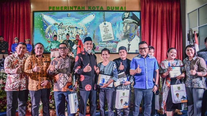 Penghargaan Khusus Diberikan pada Wajib Pajak di Kota Dumai Penghargaan Khusus Diberikan pada Wajib Pajak di Kota Dumai