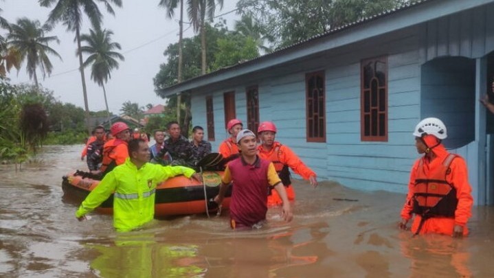 Cuaca Ekstrem, Banjir Lumpuhkan Ranai Kepri