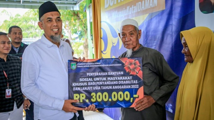 Bansos untuk Lansia di Dumai, Wako: Semoga Berkah