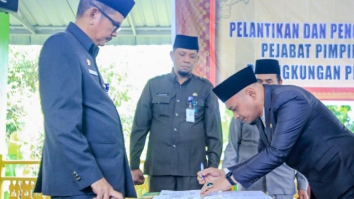 Ini Penekanan Sekdako Dumai untuk Pejabat yang Baru Dilantik Ini Penekanan Sekdako Dumai untuk Pejabat yang Baru Dilantik