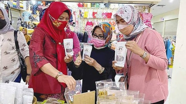 Pelaku UMKM di Pekanbaru Dapat Subdisi Bunga Pinjaman Pelaku UMKM di Pekanbaru Dapat Subdisi Bunga Pinjaman