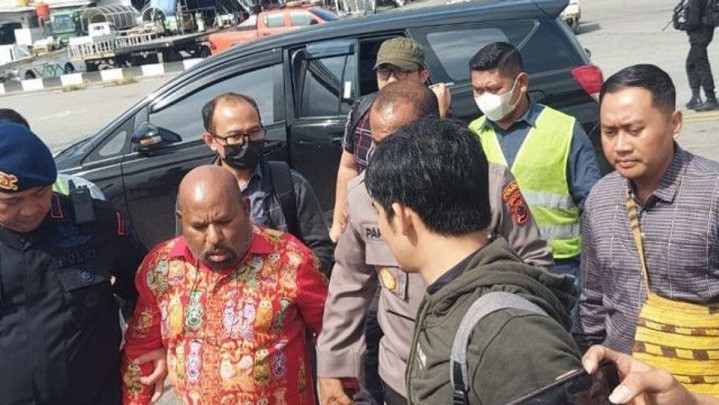 KPK Pastikan Lukas Enembe Segera Diperiksa Usai Dirawat Sementara di RSPAD KPK Pastikan Lukas Enembe Segera Diperiksa Usai Dirawat Sementara di RSPAD