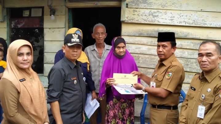 Pemko Pekanbaru Mulai Salurkan Santunan Kematian untuk Masyarakat Kurang Mampu Pemko Pekanbaru Mulai Salurkan Santunan Kematian untuk Masyarakat Kurang Mampu