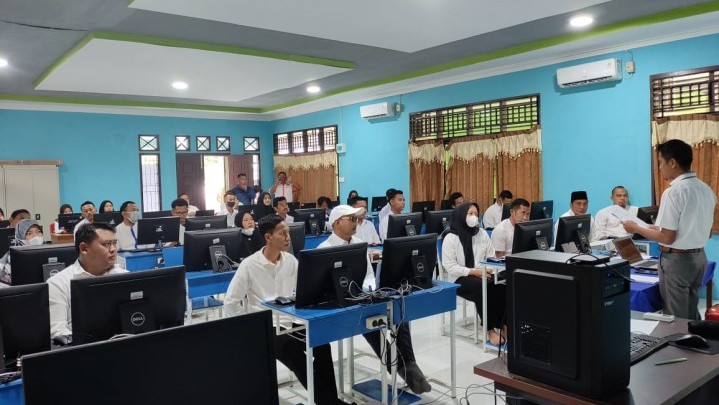 Calon Anggota PPS Kampar Ikuti Ujian CAT Calon Anggota PPS Kampar Ikuti Ujian CAT