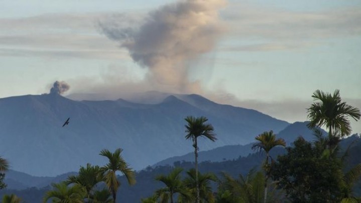 Bupati Tanah Datar Minta Masyarakat Tidak Terpancing Isu Gunung Marapi Meletus Bupati Tanah Datar Minta Masyarakat Tidak Terpancing Isu Gunung Marapi Meletus