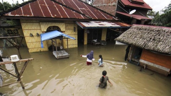 Banjir di Aceh Utara Rendam 54 Desa, Ribuan Warga Mengungsi Banjir di Aceh Utara Rendam 54 Desa, Ribuan Warga Mengungsi
