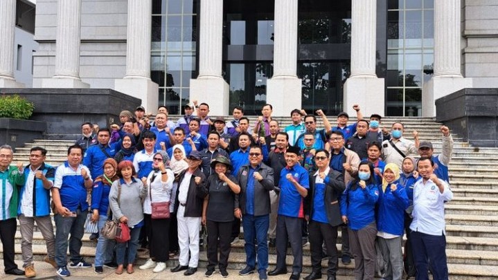 Hari Ini Belasan Serikat Buruh Gugat Perppu Ciptaker ke MK Hari Ini Belasan Serikat Buruh Gugat Perppu Ciptaker ke MK