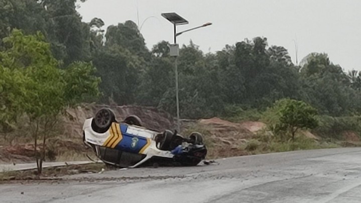 Kecelakaan Mobil Patwal Gubernur Kepulauan Riau