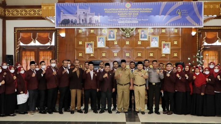 Bupati Alfedri Harap PPNI Bersinergi dengan Pemkab Siak Bupati Alfedri Harap PPNI Bersinergi dengan Pemkab Siak