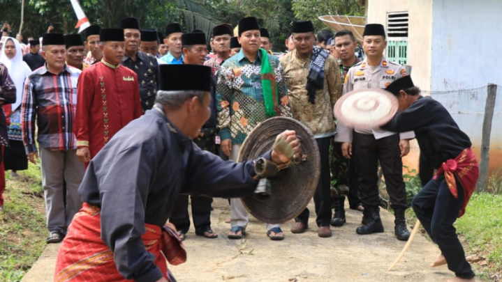 Plt Bupati Suhardiman Amby Ingatkan Tradisi Budaya Harus Dipertahankan