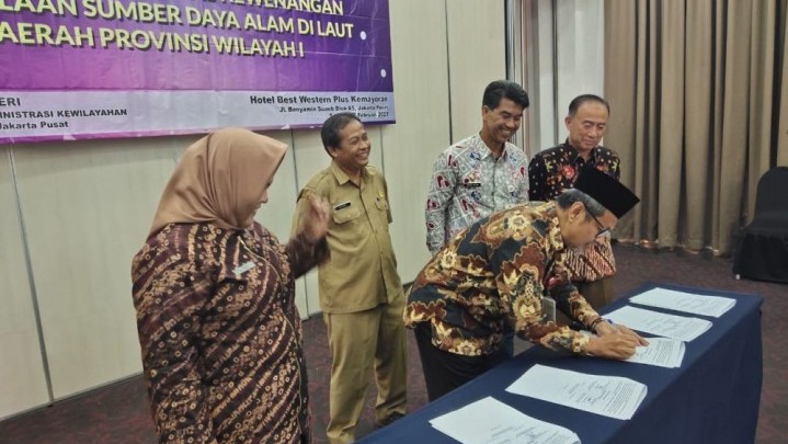 Batas Laut Riau dengan Provinsi Tetangga Akhirnya Disepakati Batas Laut Riau dengan Provinsi Tetangga Akhirnya Disepakati