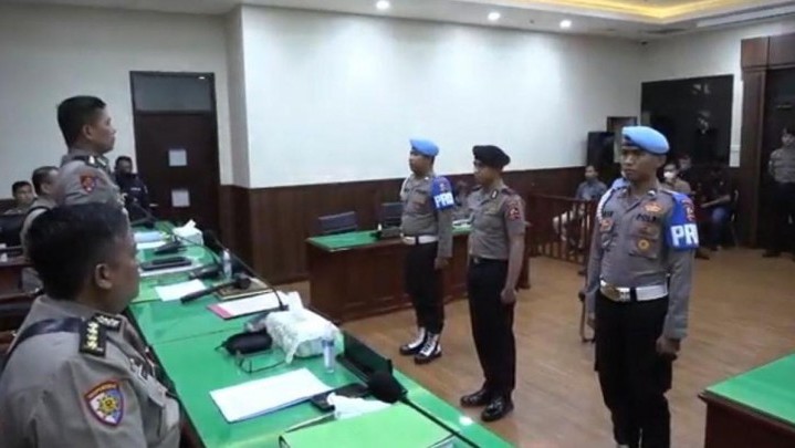 Mengenal Vonis Etik Demosi yang Diterima Bharada E Mengenal Vonis Etik Demosi yang Diterima Bharada E