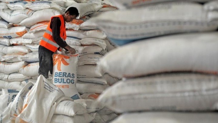 Persediaan Beras Bulog Riau Masih Ada 8.040 Ton