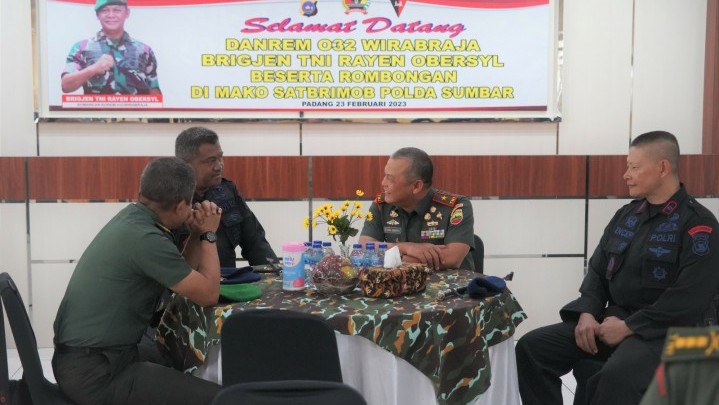 Sinergitas Korem 032/Wirabraja dengan Brimob Polda Sumbar