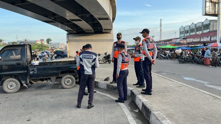 Parkir Sembarangan, Ban Kendaraan Digembosi Dishub Pekanbaru