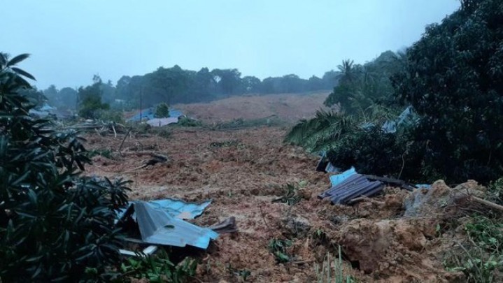 Satu Kampung di Natuna Tertimbun Longsor Satu Kampung di Natuna Tertimbun Longsor