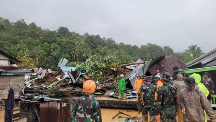 Update Longsor Besar di Natuna: 11 Orang Meninggal, 47 Hilang