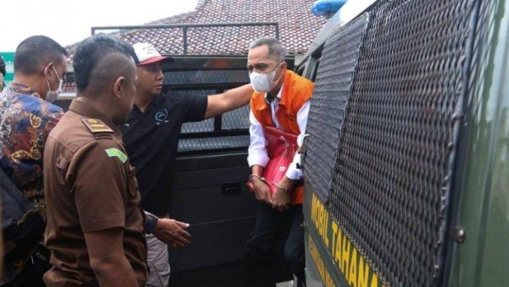 Mantan Rektor Karomani Merasa Seperti Gelandangan usai Deposito Rp 1 M Diblokir KPK Mantan Rektor Karomani Merasa Seperti Gelandangan usai Deposito Rp 1 M Diblokir KPK