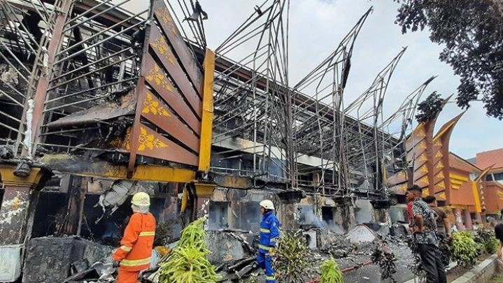 Usai Terbakar, MPP Upayakan Segera Buka Layanan Online OSS Usai Terbakar, MPP Upayakan Segera Buka Layanan Online OSS