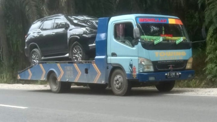 Mobil Wabup Siak Tabrakan dengan Truk Milik RAPP