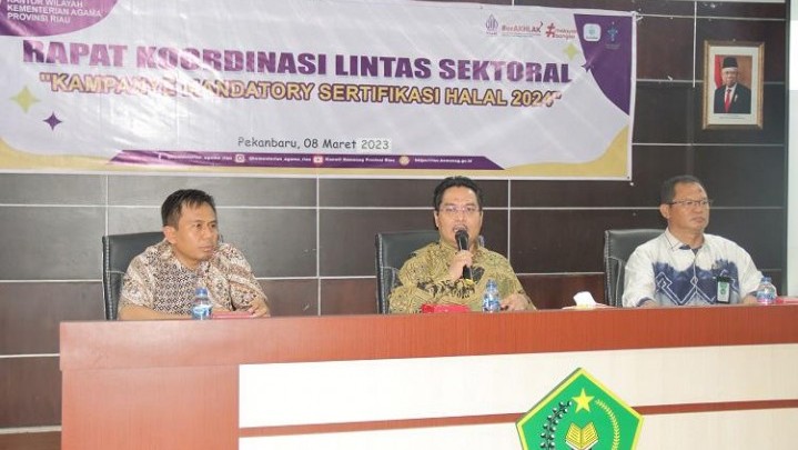 Kemenag Riau akan Sosialisasi Wajib Sertifikat Halal Jasa Penyembelihan hingga Makanan Kemenag Riau akan Sosialisasi Wajib Sertifikat Halal Jasa Penyembelihan hingga Makanan
