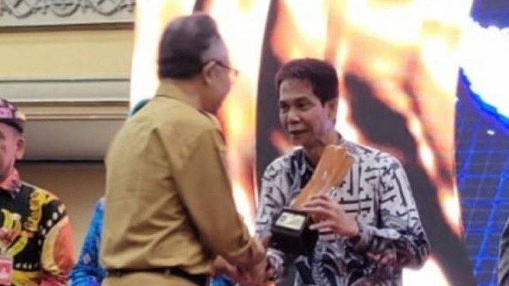 Pemprov Riau Raih Kategori Baik di Batas Desa Awards 2023 Pemprov Riau Raih Kategori Baik di Batas Desa Awards 2023