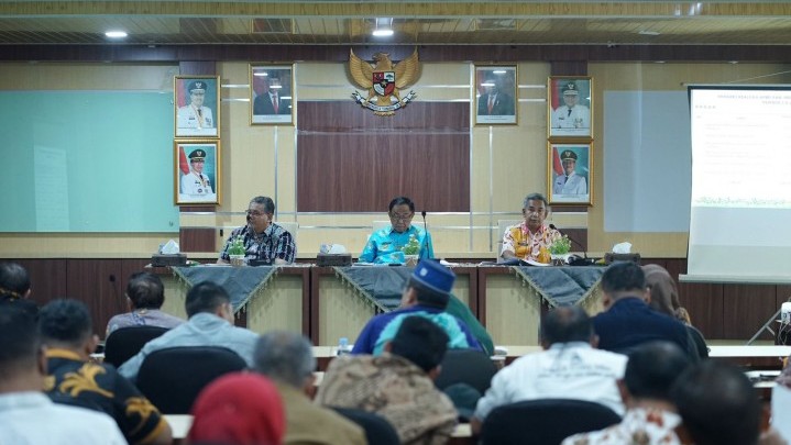 Rapat evaluasi realisasi penggunaan keuangan Pemkab Inhil Rapat evaluasi realisasi penggunaan keuangan Pemkab Inhil