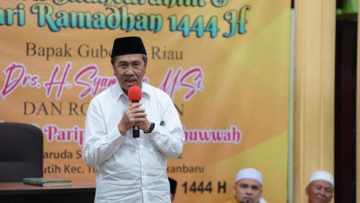 Bayar Zakat Kembali Diingatkan Gubri Syamsuar saat Safari Ramadhan