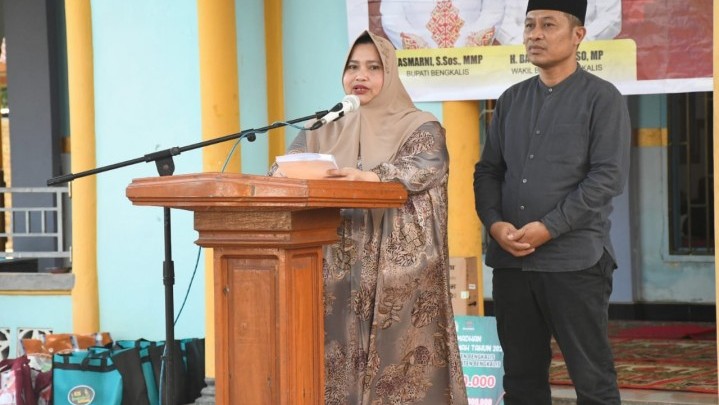 Bupati Bengkalis Janji Akan Tuntaskan Peningkatan Jalan Bantan Air ke Muntai