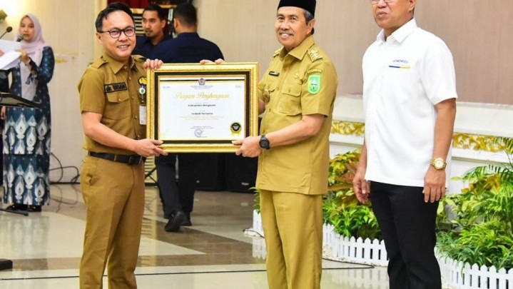 Pemkab Bengkalis Terbaik Pertama Kategori KP-DAK Fisik Pemkab Bengkalis Terbaik Pertama Kategori KP-DAK Fisik