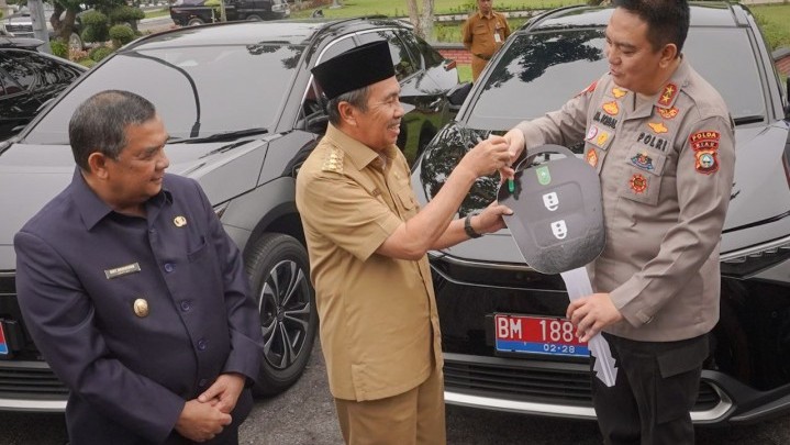 Penggunaan Mobil Listrik Kata Gubri Syamsuar untuk Kurangi Polusi Udara Penggunaan Mobil Listrik Kata Gubri Syamsuar untuk Kurangi Polusi Udara