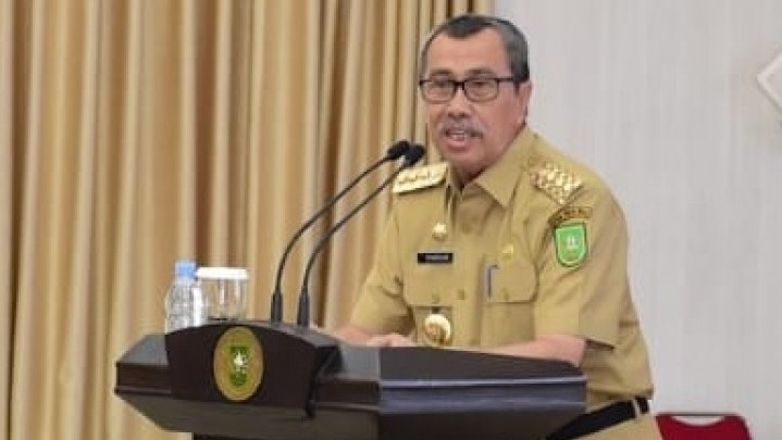 Gubri Syamsuar Tegaskan ASN Pemprov Riau Tak Boleh Gunakan Mobil Dinas untuk Mudik Lebaran Gubri Syamsuar Tegaskan ASN Pemprov Riau Tak Boleh Gunakan Mobil Dinas untuk Mudik Lebaran