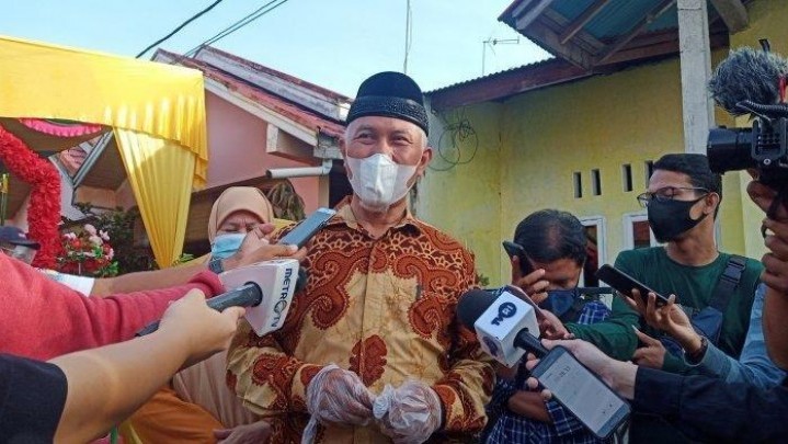 Rombongan Kendaraan Gubernur Sumbar Hampir Kecelakaan Gegara Peminta Sumbangan