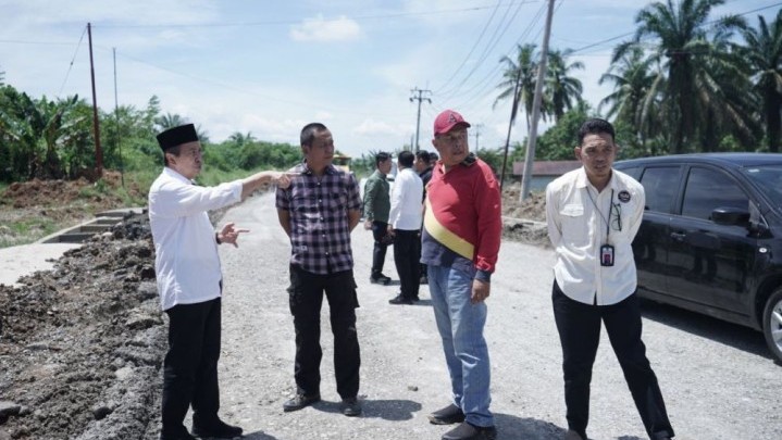 Gubernur Syamsuar Tinjau Perbaikan Jalan Kampar-Rohul