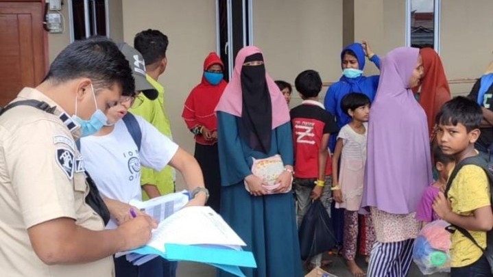 Sebanyak 191 Pengungsi Rohingya dari Aceh Tiba di Pekanbaru Sebanyak 191 Pengungsi Rohingya dari Aceh Tiba di Pekanbaru