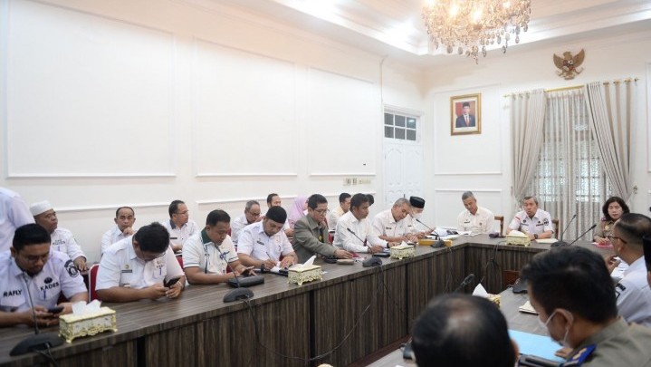 Hak Masyarakat Tapung Dapat Kebun Sawit 20 Persen Difasilitasi Pemprov Riau Hak Masyarakat Tapung Dapat Kebun Sawit 20 Persen Difasilitasi Pemprov Riau