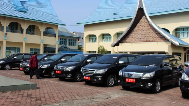 Pemprov Sumbar Izinkan Gunakan Mobil Dinas saat Lebaran, Ini Alasannya Pemprov Sumbar Izinkan Gunakan Mobil Dinas saat Lebaran, Ini Alasannya