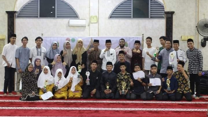 MTQ Desa Gobah Resmi Ditutup, Ini Harapan Ali Yunus Kepada Seluruh Para Peserta Lomba MTQ Desa Gobah Resmi Ditutup, Ini Harapan Ali Yunus Kepada Seluruh Para Peserta Lomba