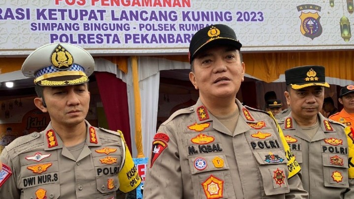 Kapolda Irjen Mohammad Iqbal: Jangan Duduk-duduk Saja di Pos Idul Fitri Kapolda Irjen Mohammad Iqbal: Jangan Duduk-duduk Saja di Pos Idul Fitri