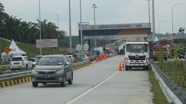 Terjadi Peningkatan Volume Kandaraan di Tol Pekanbaru-Bangkinang Terjadi Peningkatan Volume Kandaraan di Tol Pekanbaru-Bangkinang