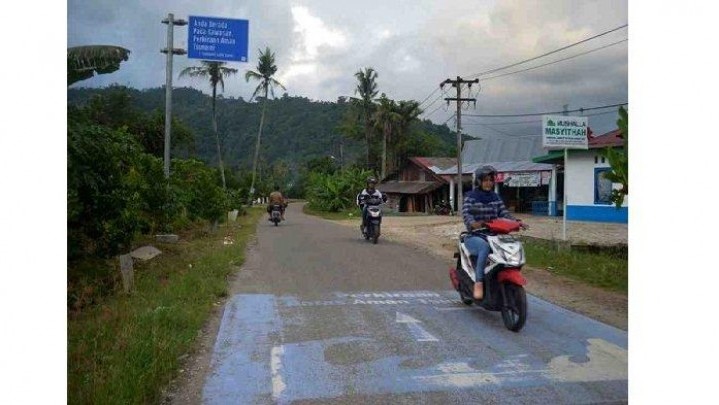 Pemko Padang akan Perbaiki Titik Batas Aman Tsunami Pemko Padang akan Perbaiki Titik Batas Aman Tsunami
