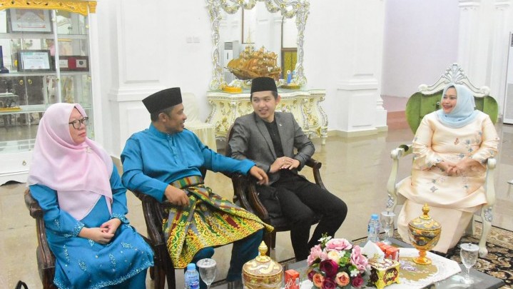 Ustadz Koh Dennis Lim Didatangkan pada Halal Bihalal Pemkab Bengkalis Ustadz Koh Dennis Lim Didatangkan pada Halal Bihalal Pemkab Bengkalis