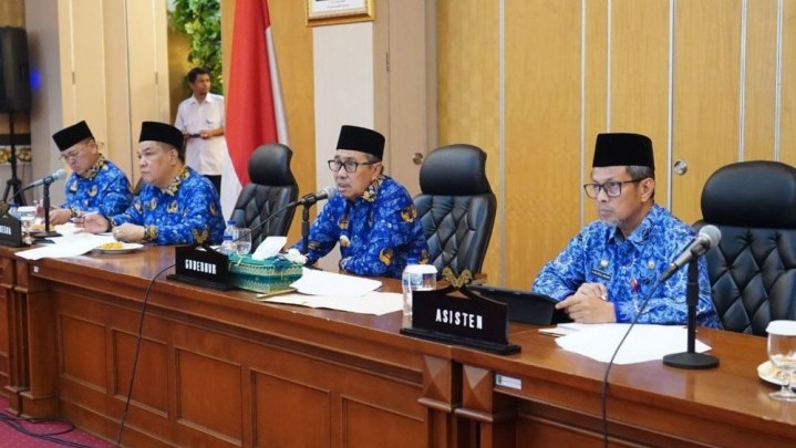 Gubri Syamsuar Tekankan Kegiatan OPD Dipercepat Gubri Syamsuar Tekankan Kegiatan OPD Dipercepat
