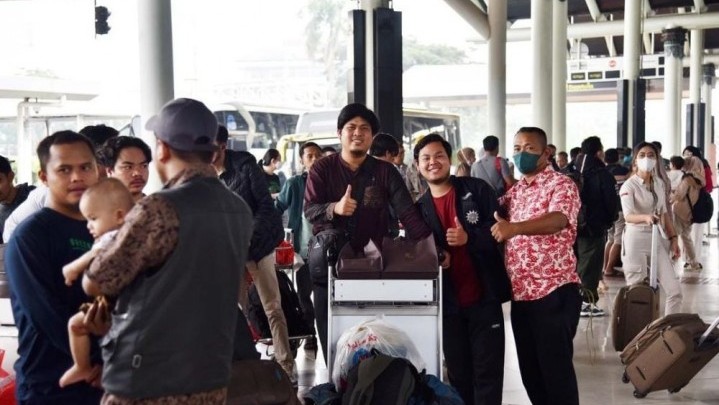 56 Warga Riau dari Sudan Tiba di Pekanbaru 56 Warga Riau dari Sudan Tiba di Pekanbaru