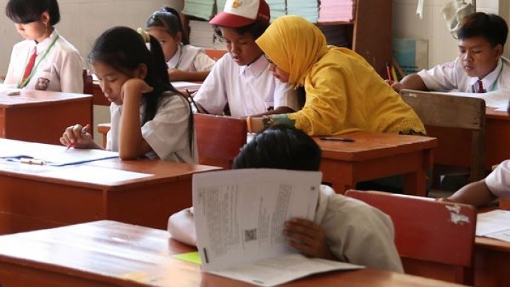 Gubri Syamsuar Beberkan Bantuan untuk Guru di Riau Gubri Syamsuar Beberkan Bantuan untuk Guru di Riau